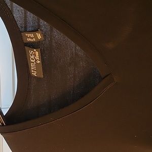 Women's black v-neck maxi dress.